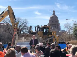 John Raff speaking at the celebration of the completion of the Texas Capitol Mall.